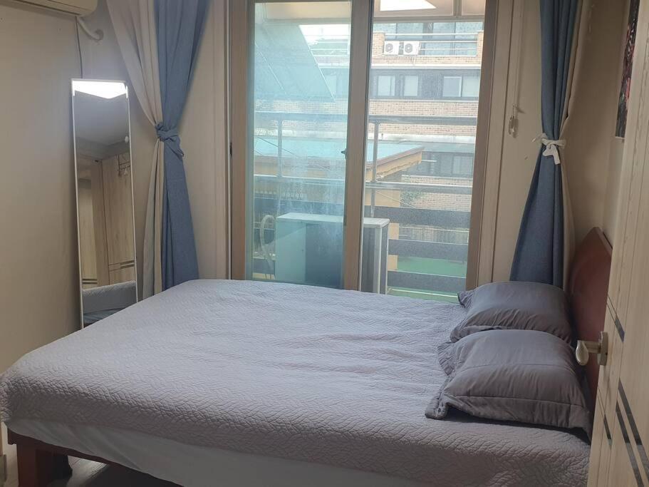 Convenient Location 3-person With Living And 2 Bedrooms, 600 Meters From Bogukmun Station, 5 Stops To Snu Bundang Hospital, Close To Korea Seoul
