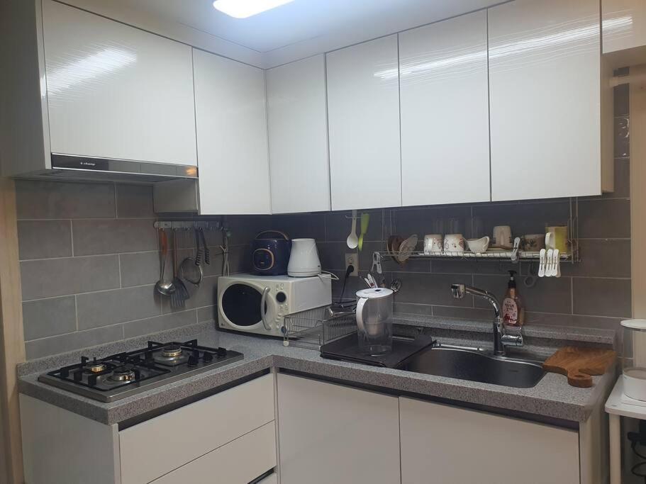 Villa Convenient Location 3-person With Living And 2 Bedrooms, 600 Meters From Bogukmun Station, 5 Stops To Snu Bundang Hospital, Close To Korea Seoul